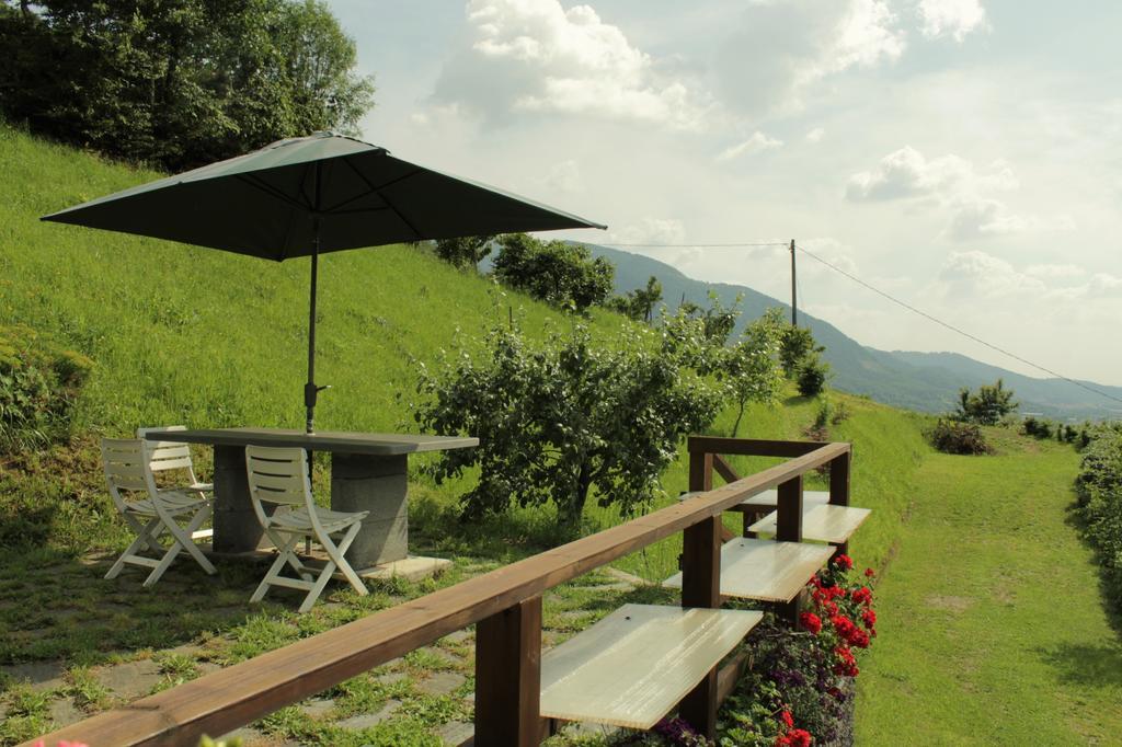 Bed And Breakfast Montino Cene Екстер'єр фото